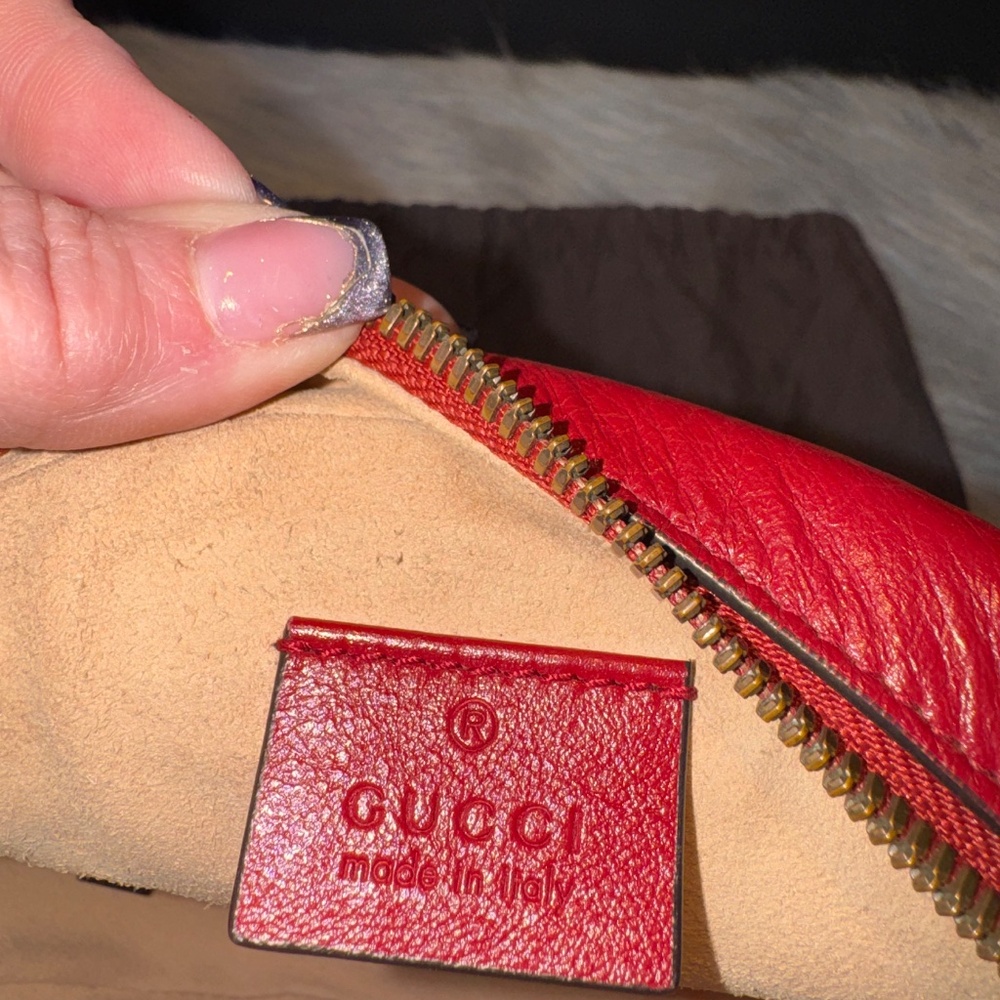 Gucci Marmont Round Crossbody - Picture 6 of 7